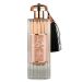 Flakon perfum Durrat Al Aroos Al Wataniah 80ml na tle kwiatów i owoców